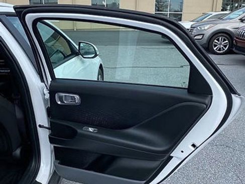 Used 2024 Hyundai Ioniq 6 SE image 15