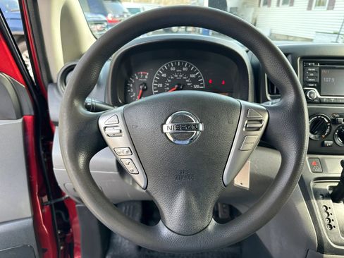 Used 2018 Nissan NV200 SV image 17