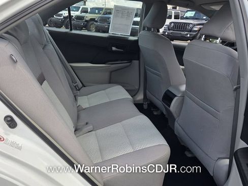 Used 2014 Toyota Camry LE FWD image 16