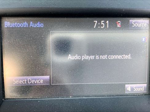 Used 2017 Toyota Camry LE FWD image 35