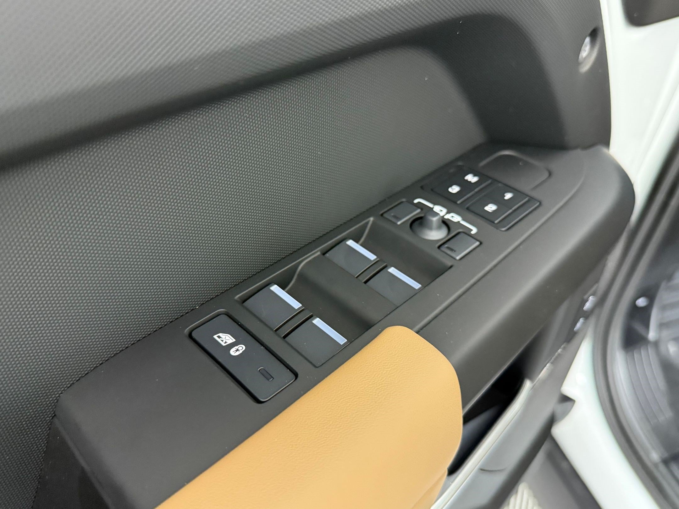 New 2026 Land Rover Defender 110 S AWD/4WD image 14