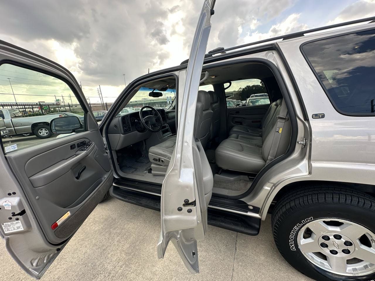 Used 2004 Chevrolet Tahoe LT w/ LT Preferred Equipment Group AWD/4WD image 37