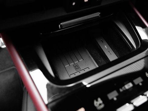 Certified 2025 Porsche Cayenne GTS AWD/4WD image 23