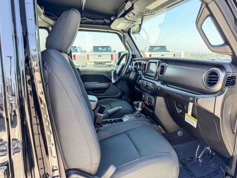 Used 2022 Jeep Wrangler Unlimited Sport AWD/4WD image 15