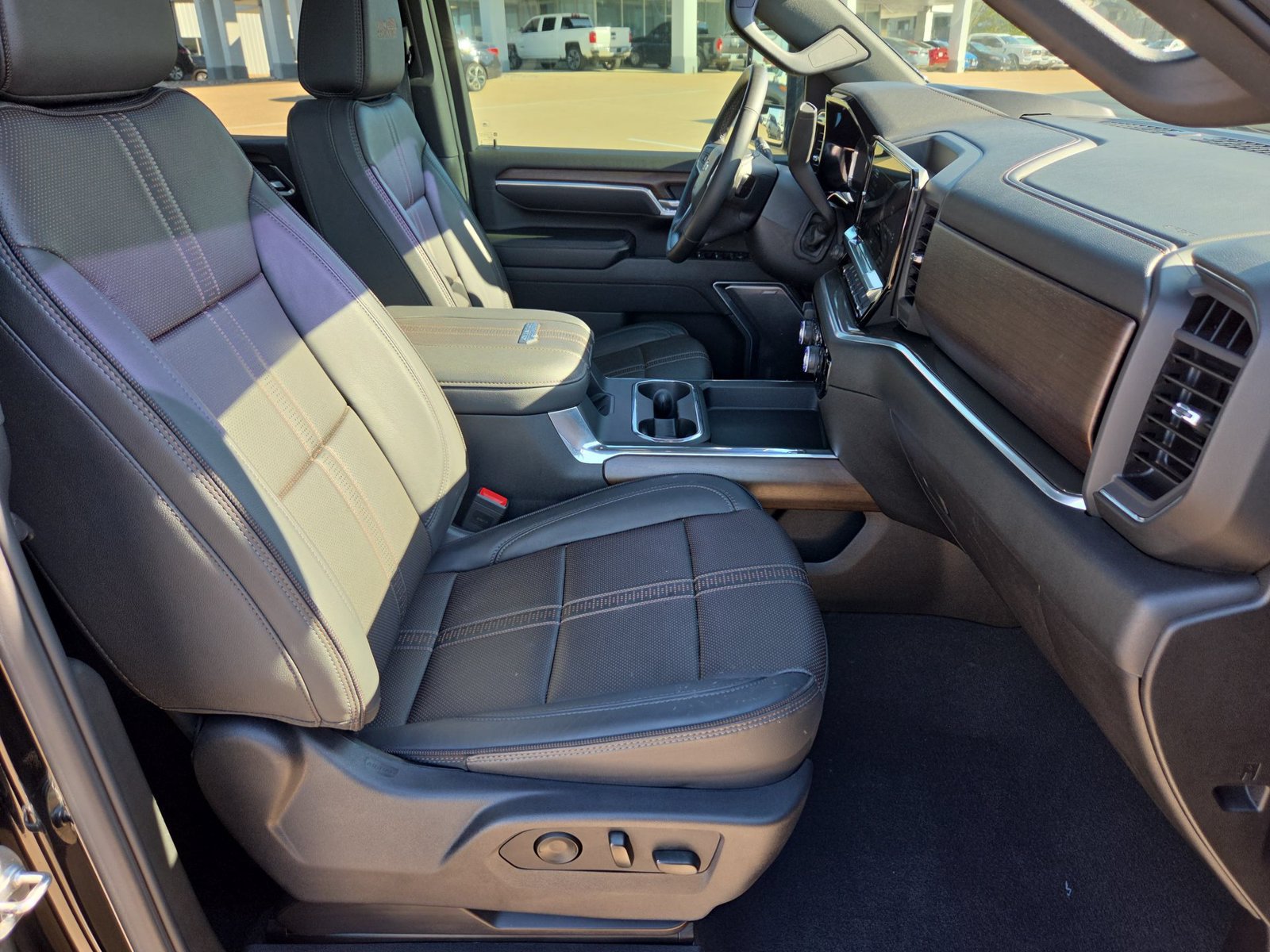 Used 2025 Chevrolet Silverado 3500 High Country w/ High Country Premium Package AWD/4WD image 29