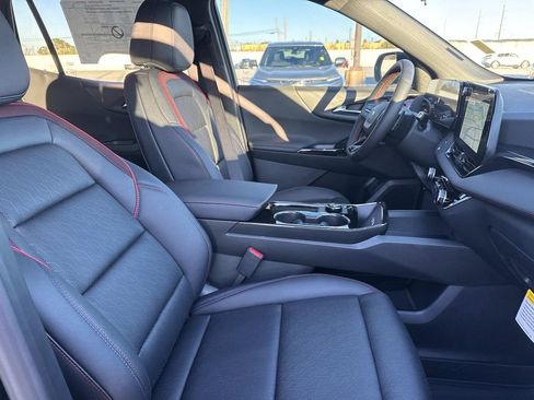 New 2026 Chevrolet Equinox RS w/ Convenience Package III FWD image 11