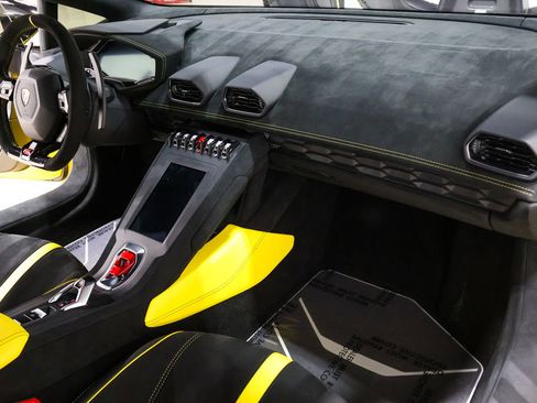 Used 2022 Lamborghini Huracan STO image 39