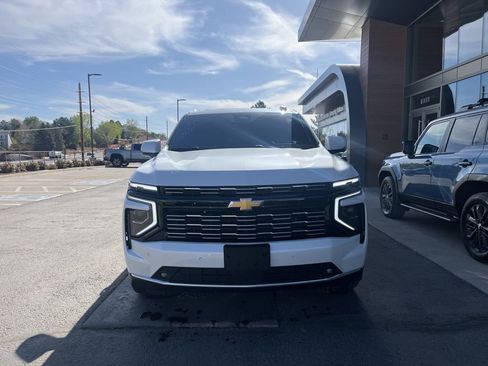Used 2025 Chevrolet Tahoe High Country image 2