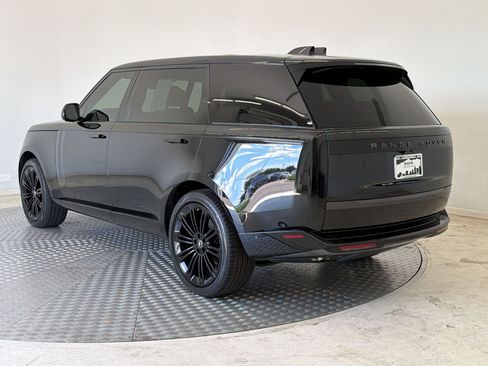 Used 2024 Land Rover Range Rover Long Wheelbase SE AWD/4WD image 3