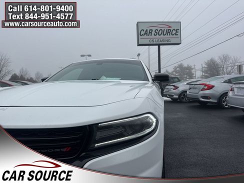 Used 2019 Dodge Charger SXT w/ Blacktop Package image 8