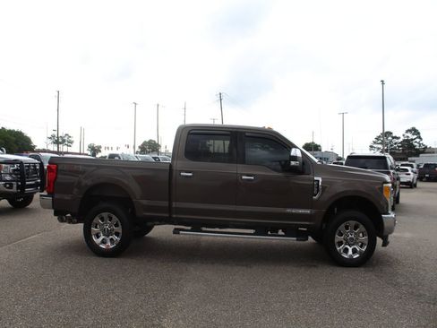Used 2017 Ford F250 Lariat w/ Chrome Package AWD/4WD image 10