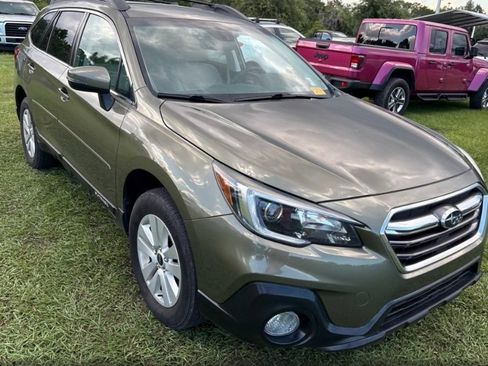 Used 2019 Subaru Outback 2.5i Premium AWD/4WD image 3