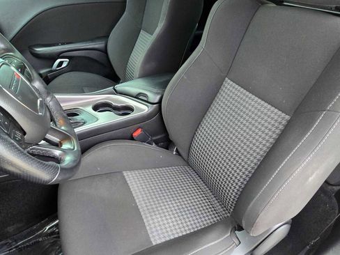 Used 2022 Dodge Challenger R/T w/ Driver Convenience Group image 17