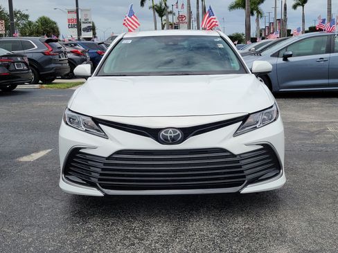Used 2024 Toyota Camry LE FWD image 4