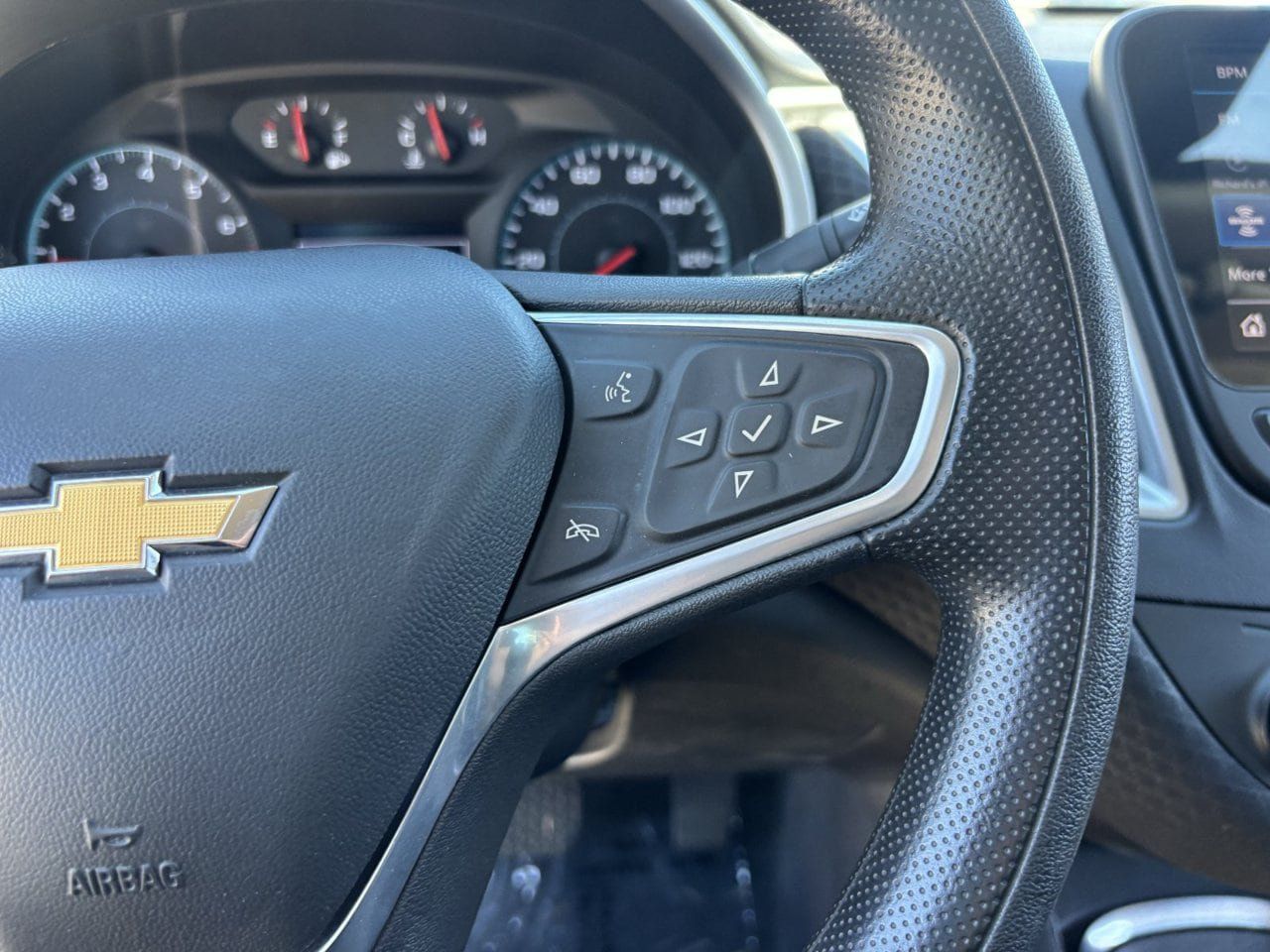 Used 2023 Chevrolet Malibu LT FWD image 26