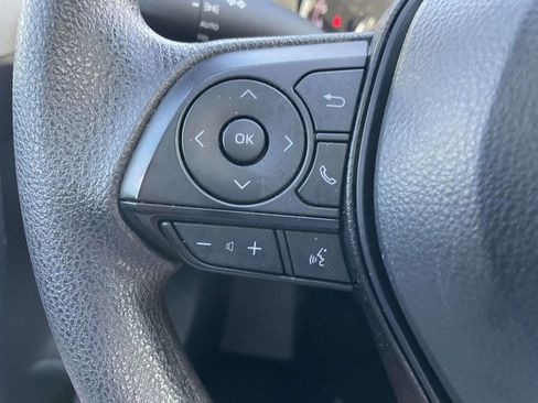 Used 2025 Toyota RAV4 XLE image 33