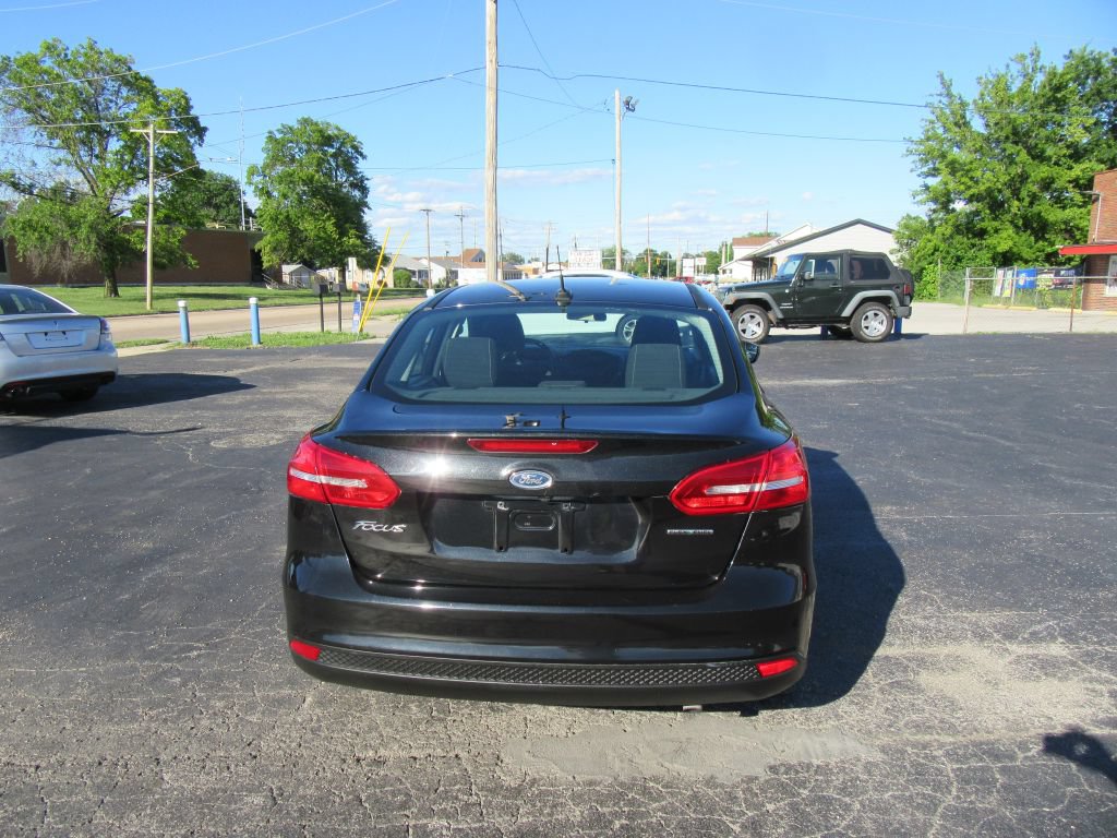 Used 2015 Ford Focus SE w/ SE Cold Weather Package FWD image 7