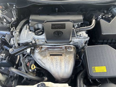 Used 2013 Toyota Camry L image 17