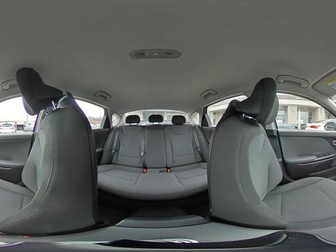 Used 2025 Kia K4 LXS image 46