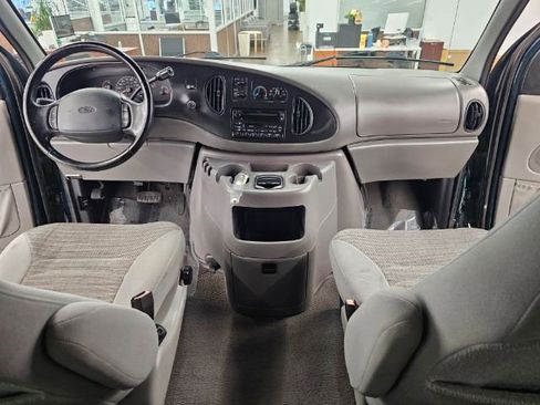 Used 2000 Ford E-150 and Econoline 150 Wagon image 9