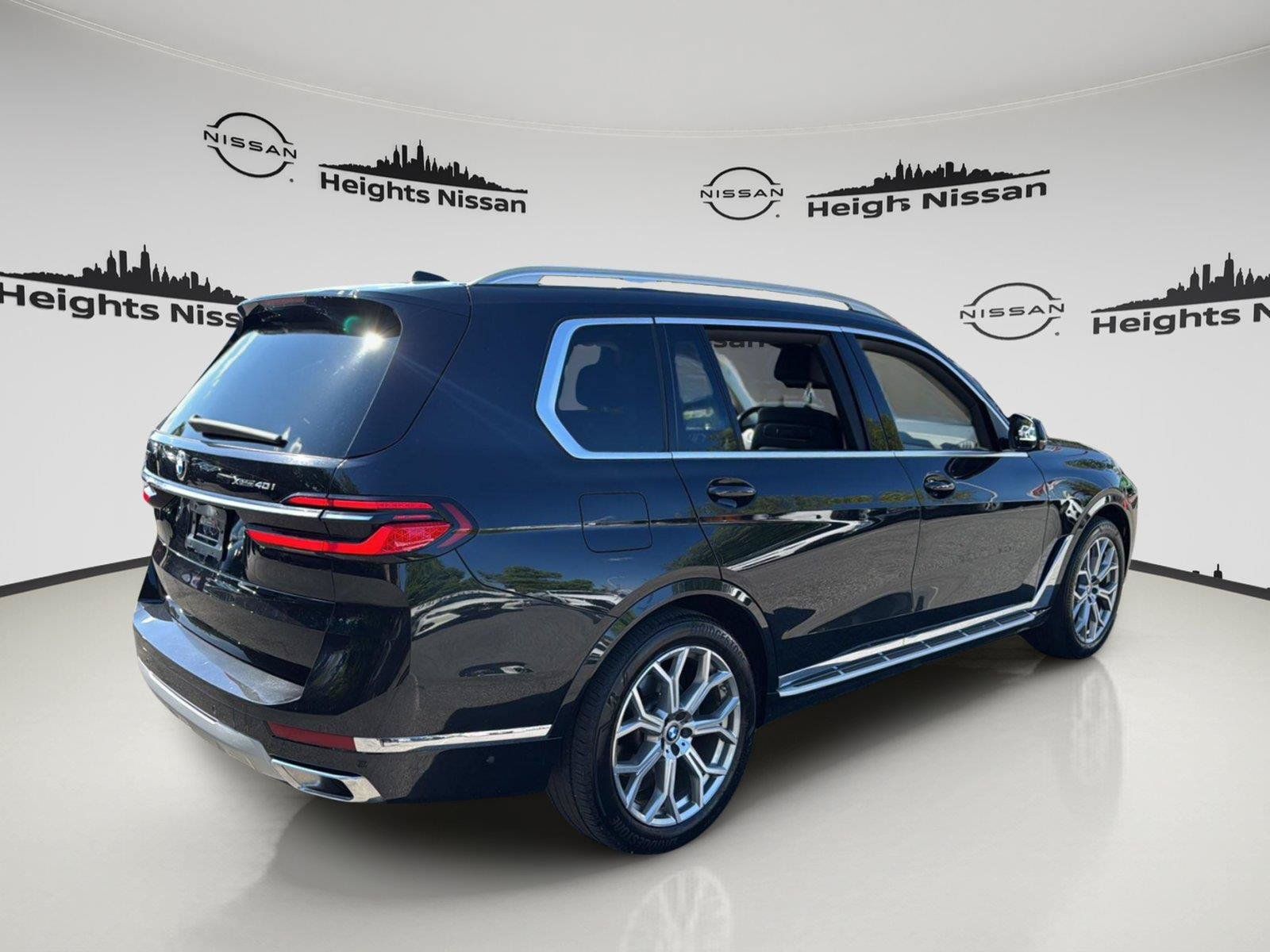 Used 2025 BMW X7 xDrive40i AWD/4WD image 8