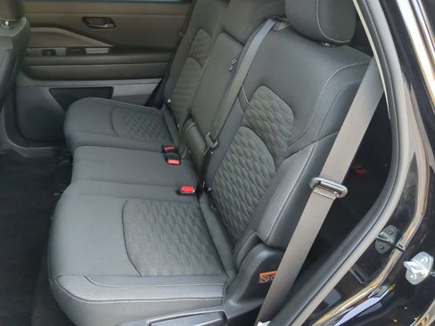 Used 2024 Nissan Pathfinder SV FWD image 53