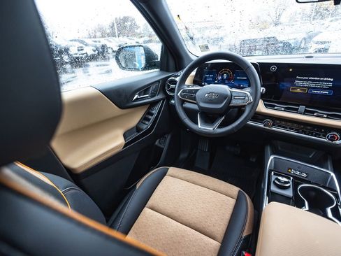 New 2026 Chevrolet Equinox ACTIV w/ Convenience Package III AWD/4WD image 17