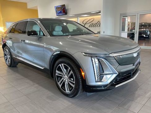 Certified 2024 Cadillac Lyriq Luxury image 8