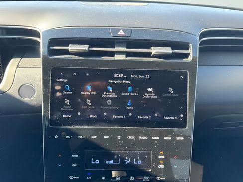 Used 2022 Hyundai Tucson Limited AWD/4WD image 11