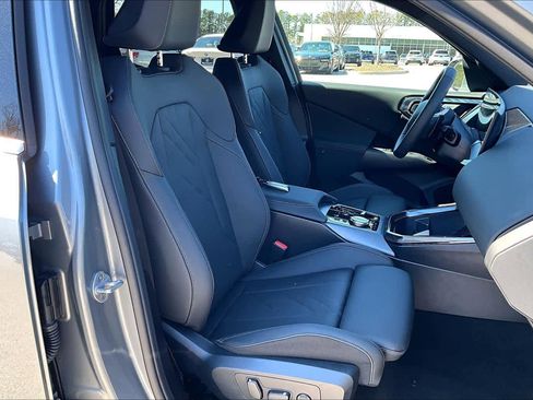 Used 2025 BMW X3 xDrive30i w/ Convenience Package image 9