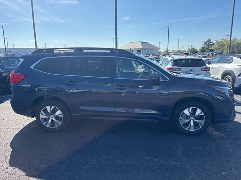 Used 2023 Subaru Ascent Premium w/ Convenience Package AWD/4WD image 2