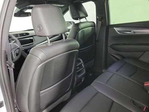 Used 2024 Cadillac XT5 Luxury FWD image 11