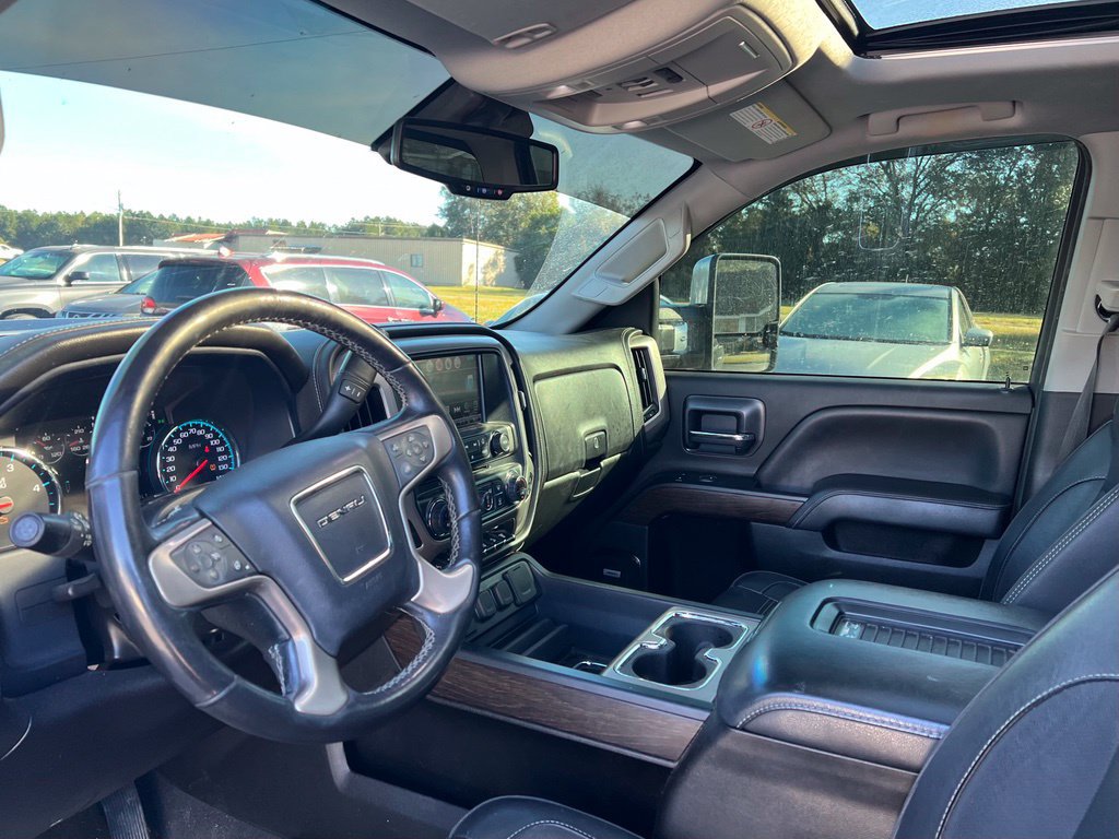 Used 2019 GMC Sierra 2500 Denali w/ Duramax Plus Package AWD/4WD image 11