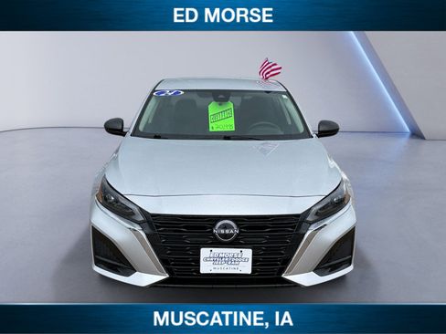 Used 2024 Nissan Altima 2.5 SV FWD image 8