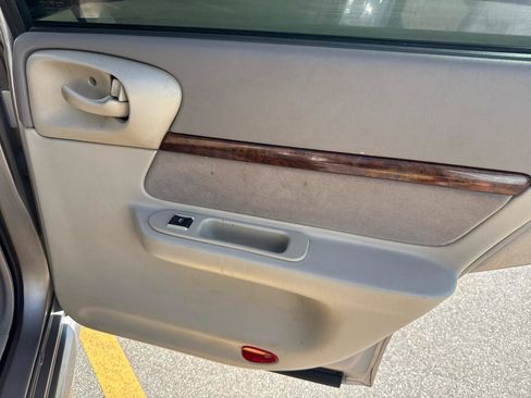 Used 2003 Chevrolet Impala LS w/ Mirror Group FWD image 17
