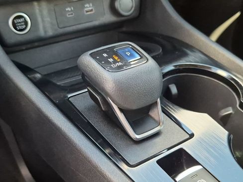 Used 2022 Nissan Rogue SV AWD/4WD image 23