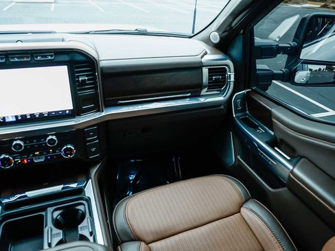 Used 2024 Ford F350 King Ranch w/ FX4 Off-Road Package image 15