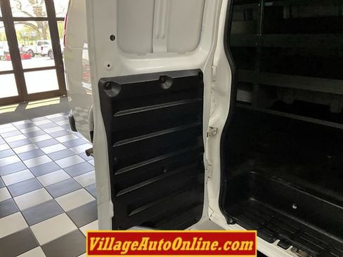 Used 2017 Chevrolet Express 2500 Extended RWD image 28