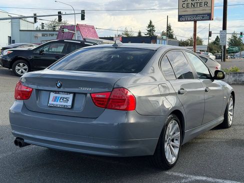 Used 2011 BMW 328i xDrive Sedan AWD/4WD image 5