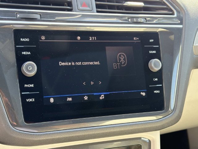 Certified 2024 Volkswagen Tiguan SE R-Line FWD image 24