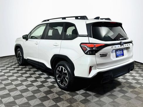 Used 2025 Subaru Forester Premium AWD/4WD image 5