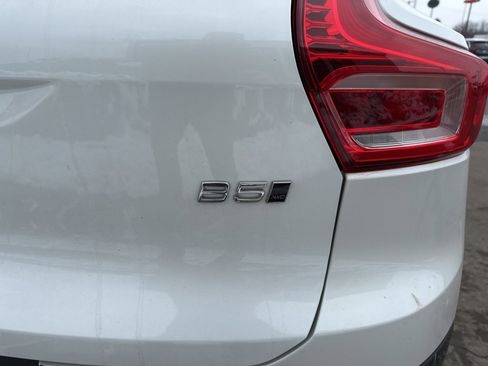 Certified 2025 Volvo XC40 B5 Core image 16