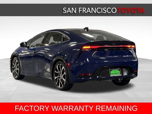 Used 2025 Toyota Prius Plug-In Hybrid image 3