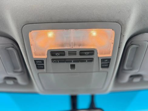 Used 2012 Toyota Camry XLE w/ Leather Pkg image 27