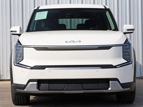 Used 2024 Kia EV9 Light Long Range image 6