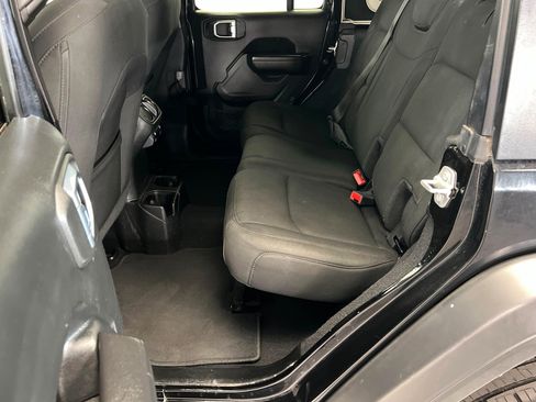 Used 2022 Jeep Wrangler Unlimited Sport AWD/4WD image 21