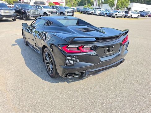Used 2024 Chevrolet Corvette Stingray Premium Conv w/ Z51 Performance Package RWD image 3