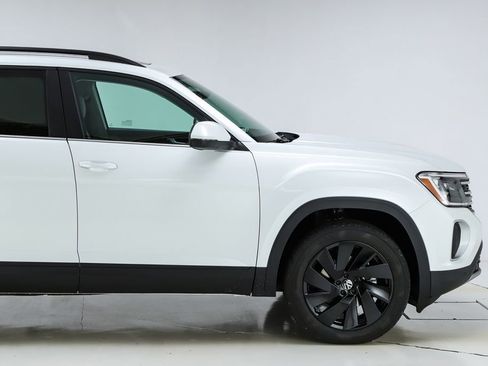 New 2026 Volkswagen Atlas SE image 12