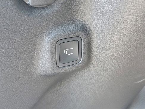 New 2026 Jeep Compass Limited w/ Sun, Sound & Navigation Group image 9