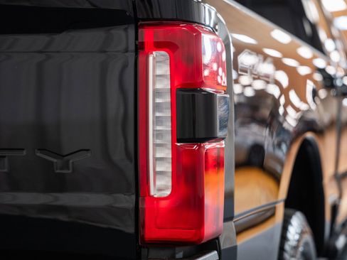 Certified 2024 Ford F250 Lariat w/ Lariat Ultimate Package image 7